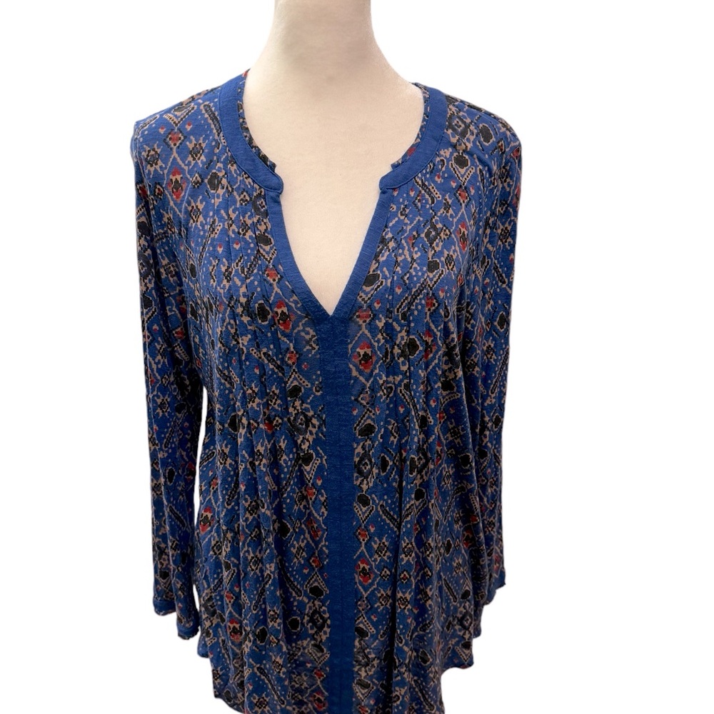 Lucky Brand split neck boho style tunic in French blue. Size M. VGUC